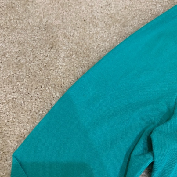 PrettyLittleThing upcycled bow crop top - Picture 5 of 5